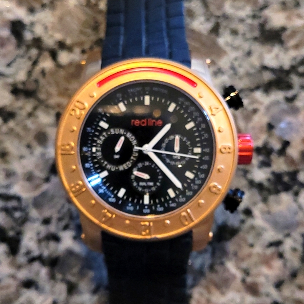 Red line men's ♥️  watch ⌚️